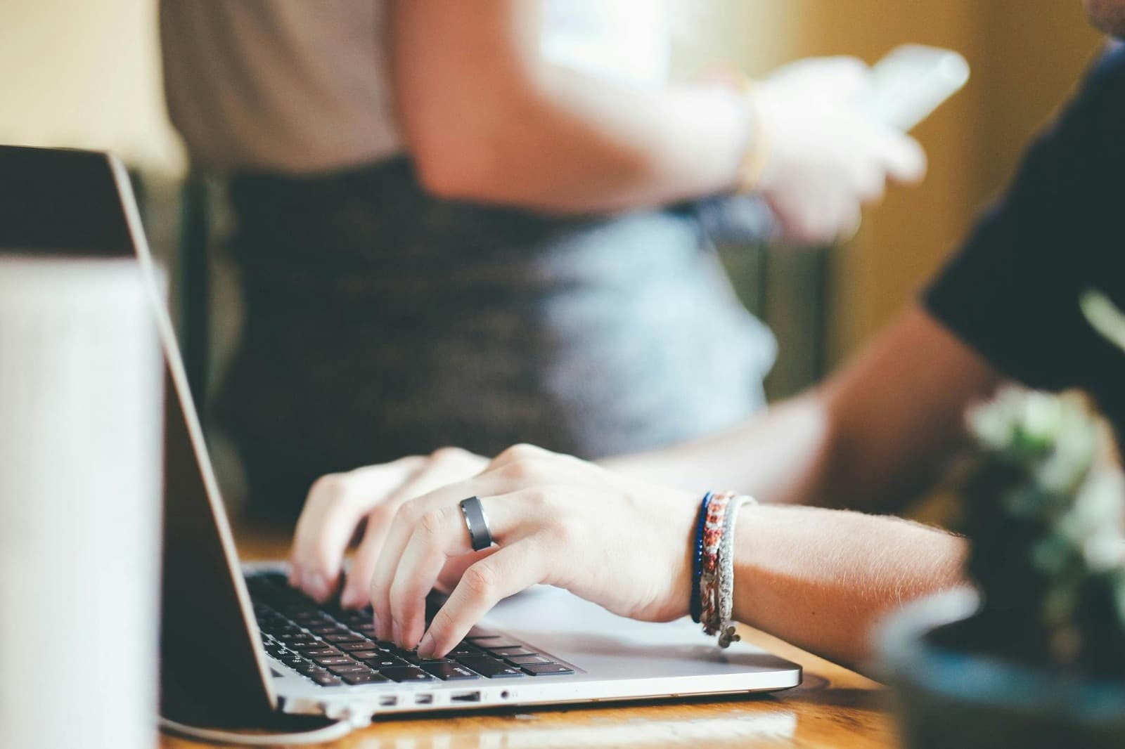 Rent LinkedIn Account to Scale Safely and Outperform Competitors
