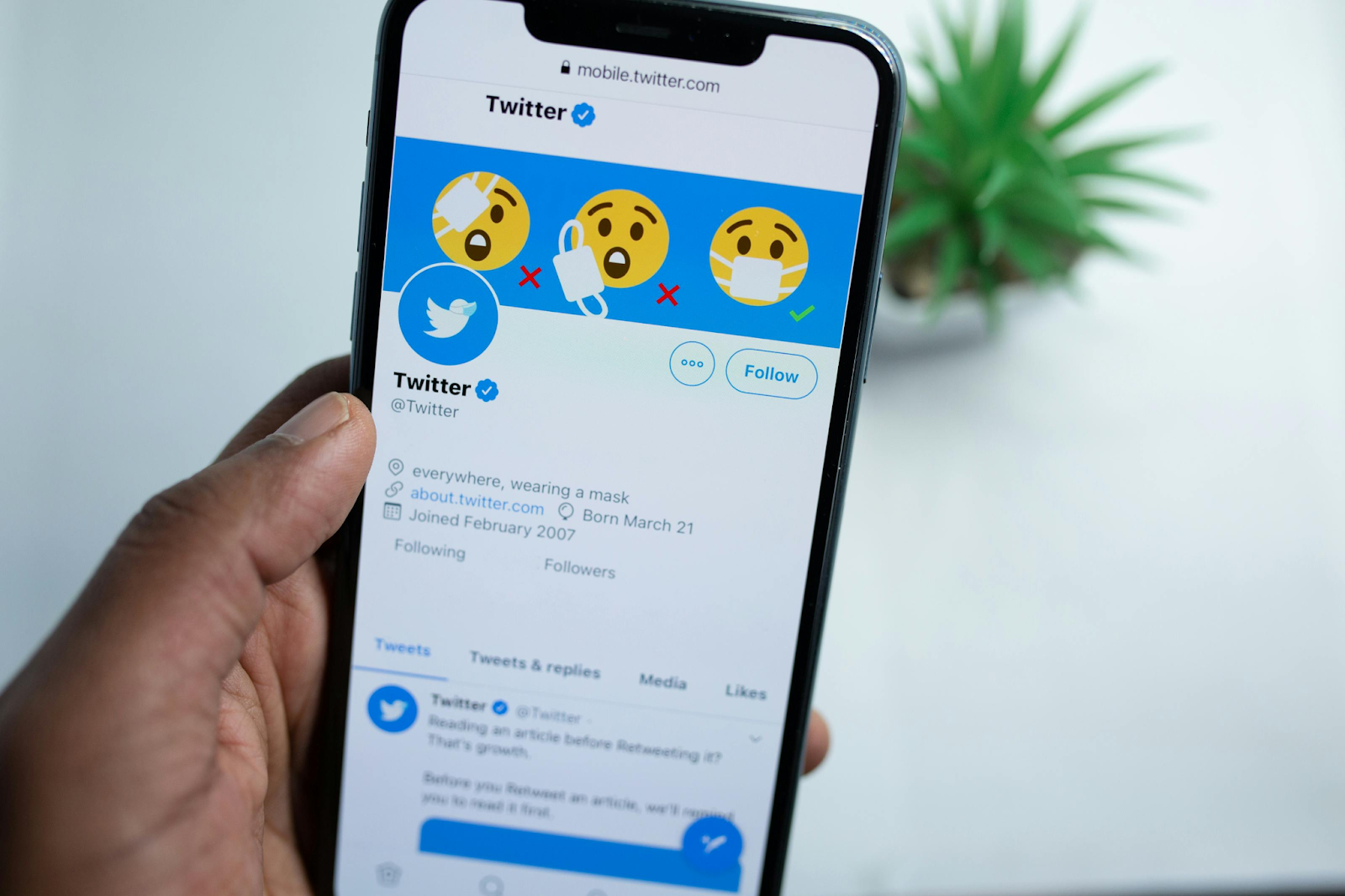 Building Brand Authority on Twitter (X) Through Real-Time Marketing
